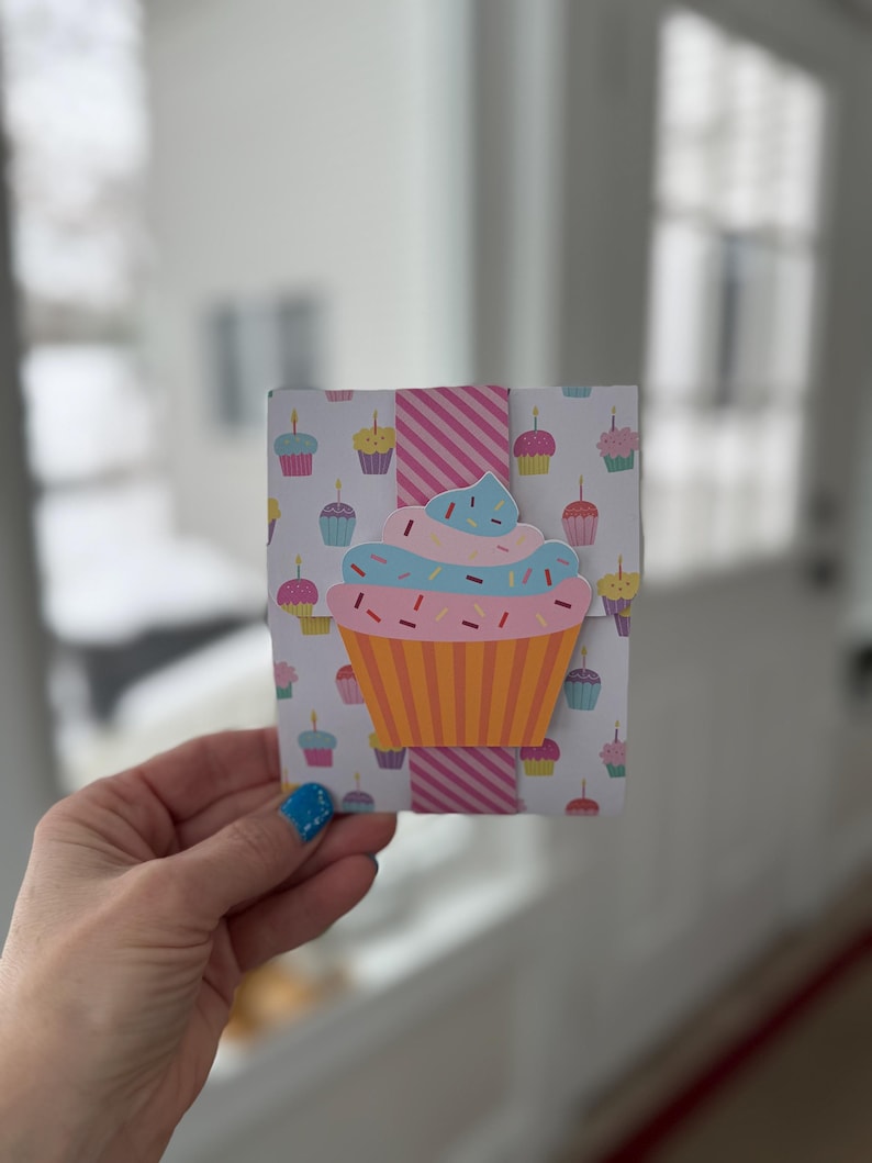Handmade cupcake birthday card by Nini